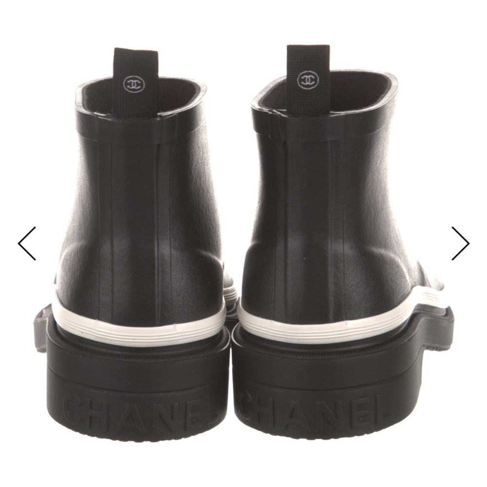 Chanel Logo Rain Booties - Picture 4 of 13